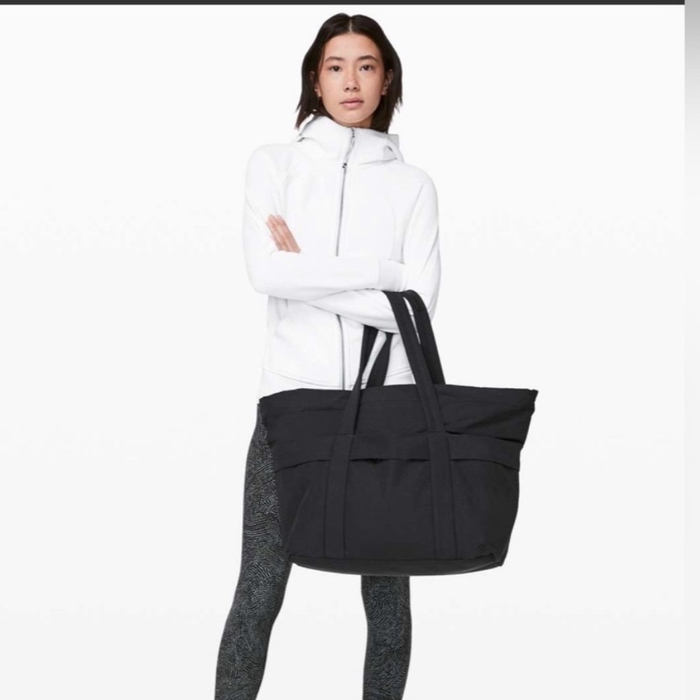 lululemon on my level bag